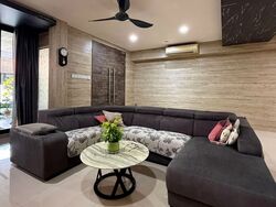 Highland Road (D19), Terrace #575970841
